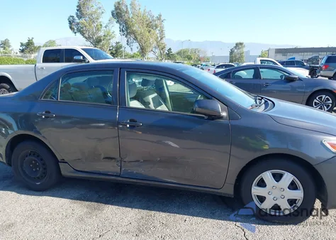 2010 Toyota Corolla Le z USA, uszkodzony, nr VIN JTDBU4EE4AJ072758